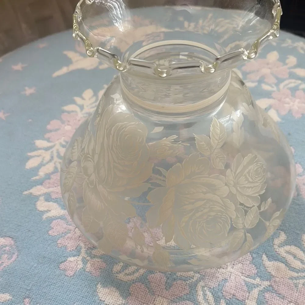 VINTAGE Elegant *GWTW* Glass Hurricane Shade with White Floral Design